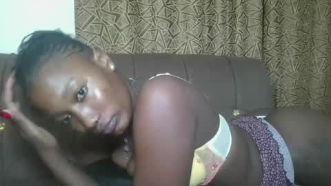 pretty gal online show from August 4, 6:03 pm