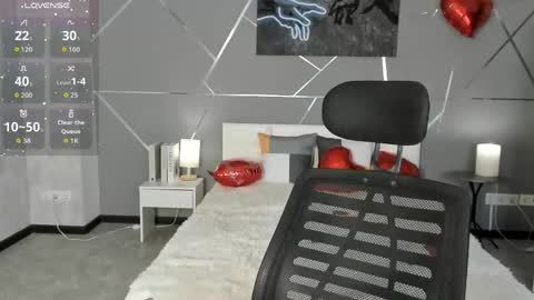 misss_evelyne online show from March 18, 7:13 am