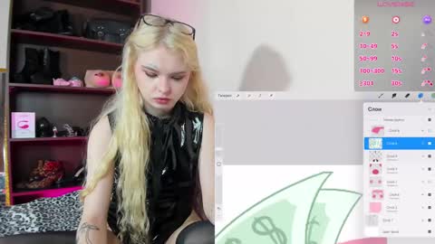 Snapshot of missslola chatting on February 27, 2:43 pm Misss Lola Angel online show from February 27, 2:43 pm