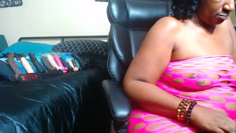 Snapshot of misstajaa chatting on October 5, 3:28 pm MissTajaa online show from October 5, 3:28 pm
