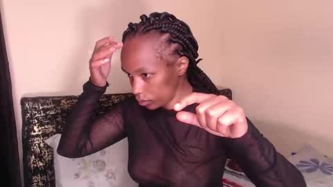 missthighsohmy online show from November 18, 8:59 am