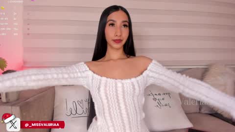 Snapshot of missvaleriaa chatting on December 19, 11:35 pm Valeria Davila online show from December 19, 11:35 pm