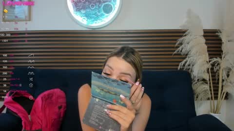 missvalery1 online show from December 18, 8:14 pm