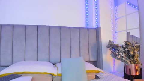 Snapshot of missvioleta_ chatting on September 23, 1:09 pm Violetta online show from September 23, 1:09 pm