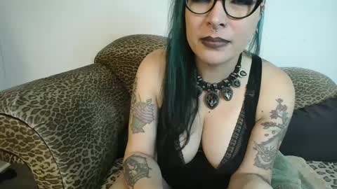 Snapshot of missy_dee chatting on January 21, 11:56 am Missy Dee online show from January 21, 11:56 am