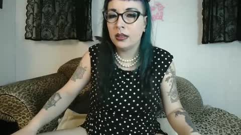 Snapshot of missy_dee chatting on March 9, 12:10 am Missy Dee online show from March 9, 12:10 am