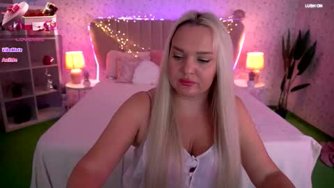 missyymarty online show from November 3, 3:05 pm