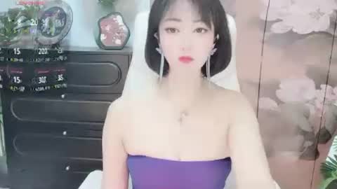 Mist Lili online show from June 22, 2:25 pm