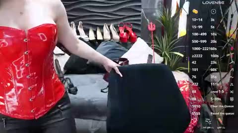 Darsy online show from July 14, 1:49 pm