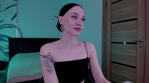 Snapshot of mistress_mialibra chatting on October 21, 5:39 pm Mistress Mia online show from October 21, 5:39 pm