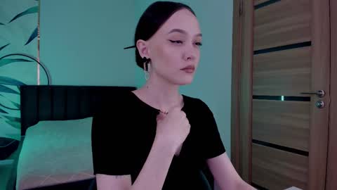 Snapshot of mistress_mialibra chatting on October 7, 1:43 am Mistress Mia online show from October 7, 1:43 am