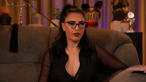 Mistress Kelly online show from November 1, 11:31 pm