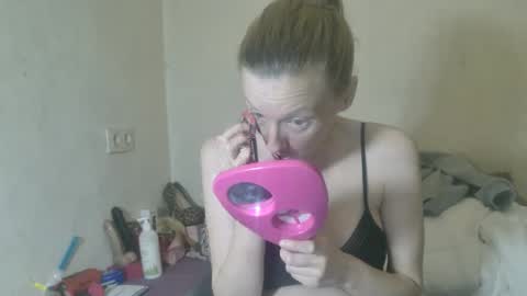 mistressmilly32 online show from April 28, 7:34 am