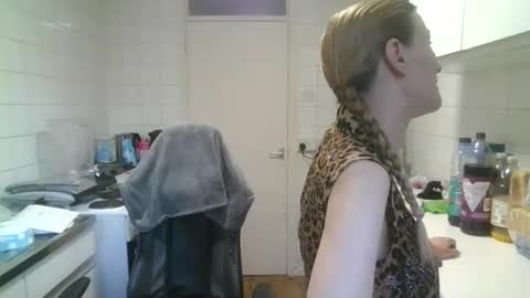 mistressmilly32 online show from June 4, 8:13 pm