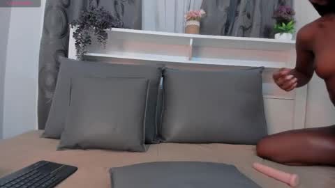 mistt_miaa online show from October 8, 8:02 pm