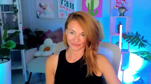 Snapshot of mistybarnes chatting on October 12, 3:36 pm MistyBarnes NONUDE MODEL online show from October 12, 3:36 pm