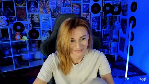 Snapshot of mistybarnes chatting on December 2, 8:48 am MistyBarnes NONUDE MODEL online show from December 2, 8:48 am