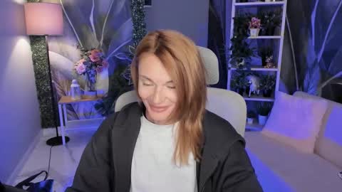 Snapshot of mistybarnes chatting on September 14, 2:37 pm MistyBarnes NONUDE MODEL online show from September 14, 2:37 pm