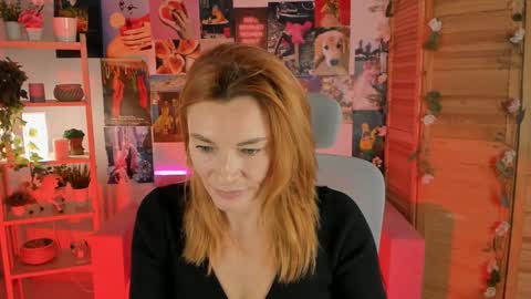 Snapshot of mistybarnes chatting on December 27, 9:50 am MistyBarnes NONUDE MODEL online show from December 27, 9:50 am