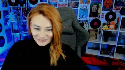 Snapshot of mistybarnes chatting on December 15, 7:02 am MistyBarnes NONUDE MODEL online show from December 15, 7:02 am