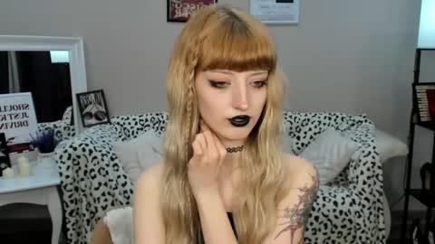 Misty online show from April 21, 2:51 am