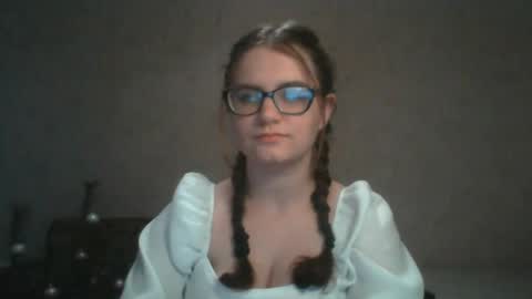 Snapshot of miyabe chatting on February 4, 1:38 pm Milana online show from February 4, 1:38 pm