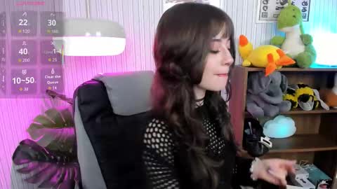 Snapshot of miyuki_wolf chatting on October 13, 8:33 pm Miyuki online show from October 13, 8:33 pm