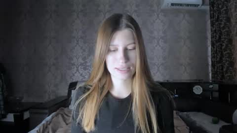 Snapshot of mmm_banana chatting on September 28, 10:20 am Lili online show from September 28, 10:20 am