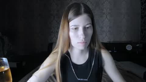 Snapshot of mmm_banana chatting on October 21, 9:13 am Lili online show from October 21, 9:13 am