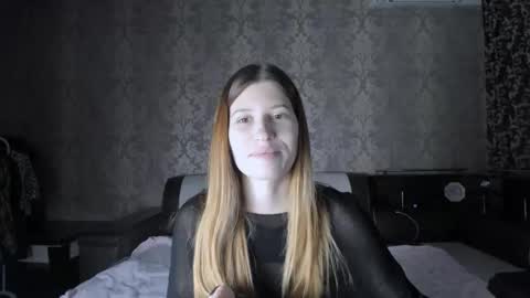 Snapshot of mmm_banana chatting on October 16, 12:08 pm Lili online show from October 16, 12:08 pm