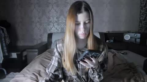 Lili online show from December 2, 9:55 am