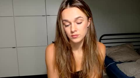 mmminnie online show from November 14, 4:29 pm