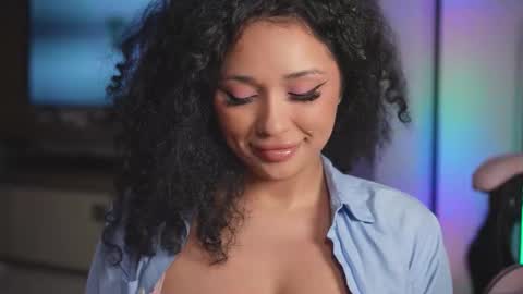 Snapshot of moan_4_you chatting on October 20, 8:17 am Ruxxx online show from October 20, 8:17 am