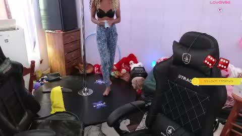 MOCHA   JAMES THE NPC  online show from June 21, 12:53 pm