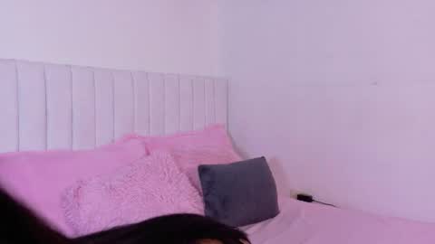 zoe ross online show from October 20, 11:30 pm