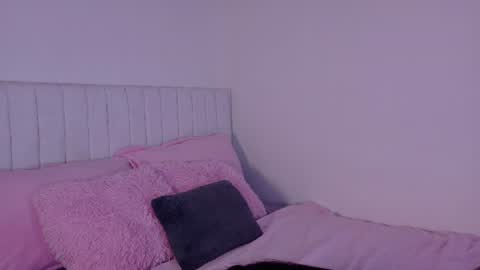 zoe ross online show from June 22, 7:11 pm