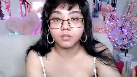 Molly online show from February 20, 6:26 am