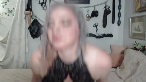 Snapshot of mohawkmischief chatting on January 11, 1:37 am MohawkMischief online show from January 11, 1:37 am