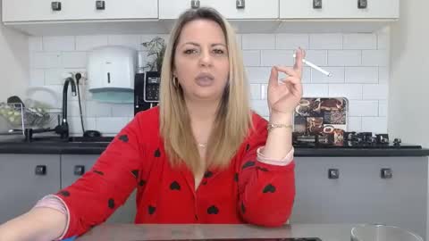 Snapshot of mojjo_erika chatting on January 28, 10:02 am erika online show from January 28, 10:02 am