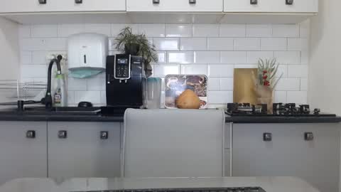 Snapshot of mojjo_erika chatting on January 7, 11:48 am erika online show from January 7, 11:48 am