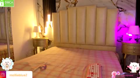 Hey Guys  Im Mollie online show from November 25, 12:51 pm