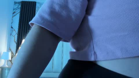Hey Guys  Im Mollie online show from June 24, 12:37 pm