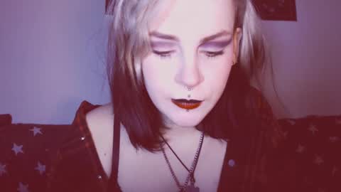 Molly Crow online show from March 4, 11:32 pm