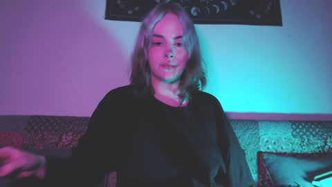 Molly Crow online show from February 7, 10:41 pm