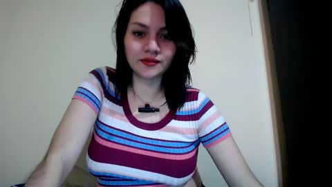 Snapshot of molly_fragance chatting on October 6, 7:07 pm Molly online show from October 6, 7:07 pm