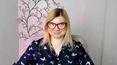Molly online show from May 13, 4:24 pm