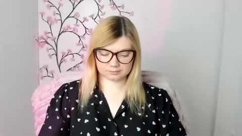 Molly online show from May 20, 11:51 am