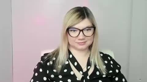 Molly online show from October 18, 12:08 pm