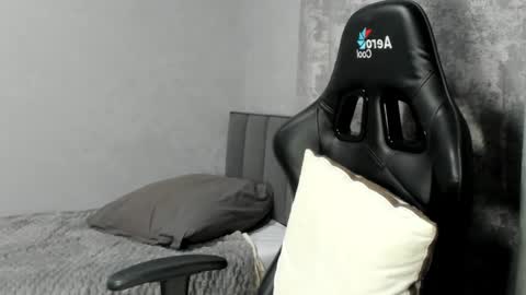 Molly online show from December 17, 8:46 pm