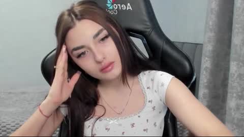 Molly online show from March 14, 4:02 am